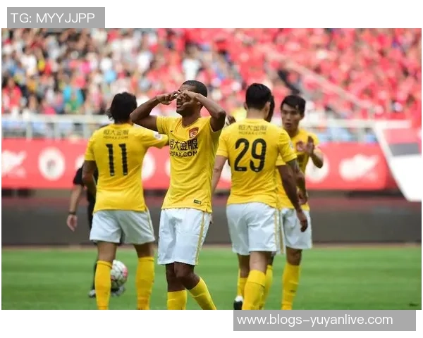 文字直播恒大对阵辽宁赛场瞬间尽在掌握共同见证精彩时刻